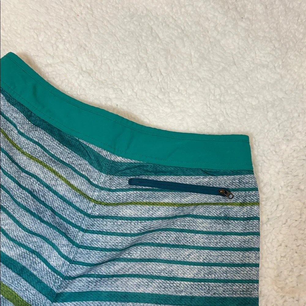 The North Face Teal green blue striped swim trunks board shorts size 30